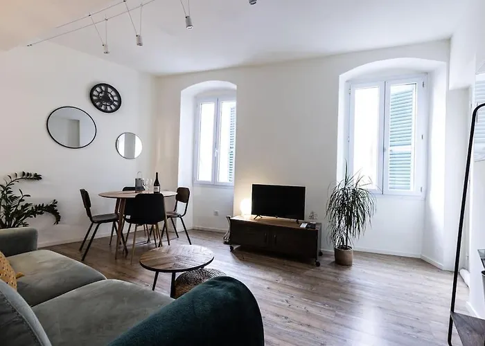 Cocooning Au Cœur De La Cité Impériale Appartamento